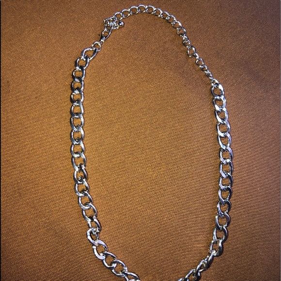 Silver chain - Picture 1 of 2